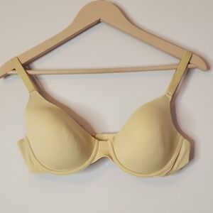 WOLFORD Underwire Bra Ivory/Cream Color 38C